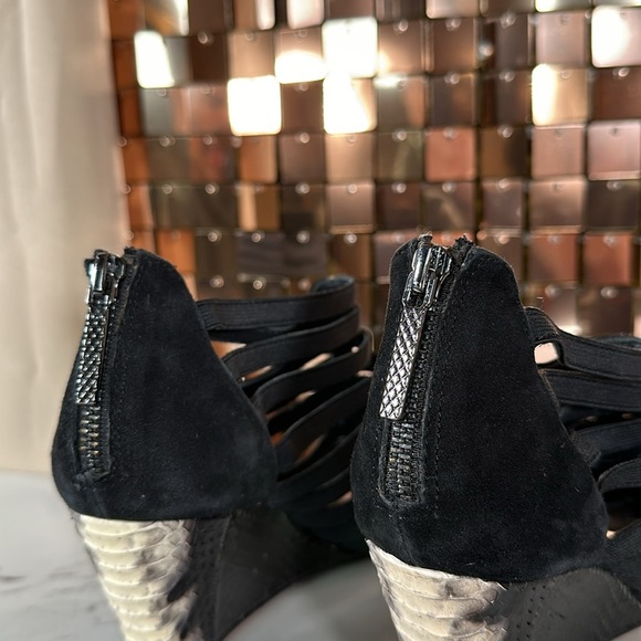 Donald J Pliner Pelle Elastic Strappy Wedge Sandals Women's Size 8 with Reptile - Picture 8 of 12